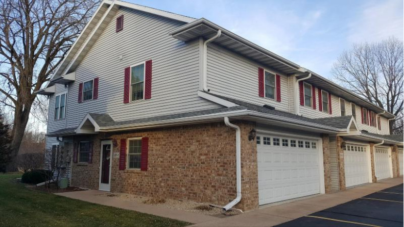 326 Kettle Moraine Dr N 1 Slinger, WI 53086 by Allied Realty Group LLC $214,500