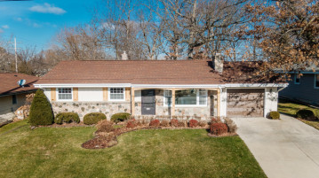 4220 W Cold Spring Rd, Greenfield, WI 53221-2030