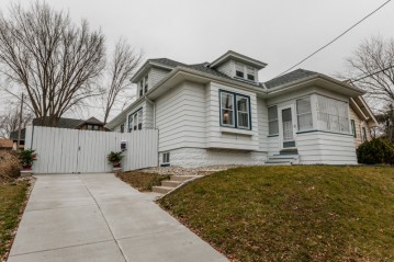 7318 W Stevenson St, Milwaukee, WI 53213-3647