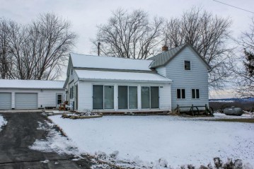 N4960 Blueberry Ln, Plymouth, WI 53073