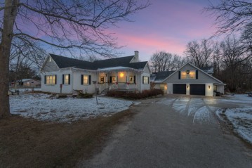 2429 N River Rd, Rochester, WI 53185-5072