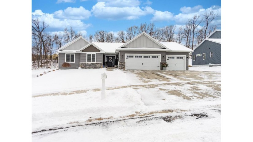 800 Knollwood Dr Holmen, WI 54636 by RE/MAX Results $419,900