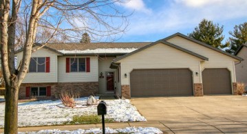 143 S Maple Ln, Whitewater, WI 53190