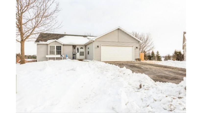 938 Laurie Ct Walworth, WI 53184 by @properties $285,000