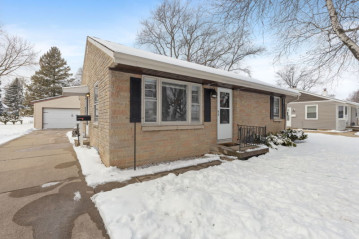 2639 S 85th St, West Allis, WI 53227-2703