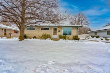 N85W17120 Ann Ave, Menomonee Falls, WI 53051