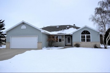 432 Hickory St, Belgium, WI 53004-9432