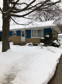 5340 N 87th St, Milwaukee, WI 53225-3512