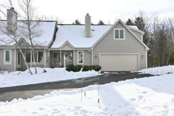 N13W6857 Pheasant Ct, Cedarburg, WI 53012