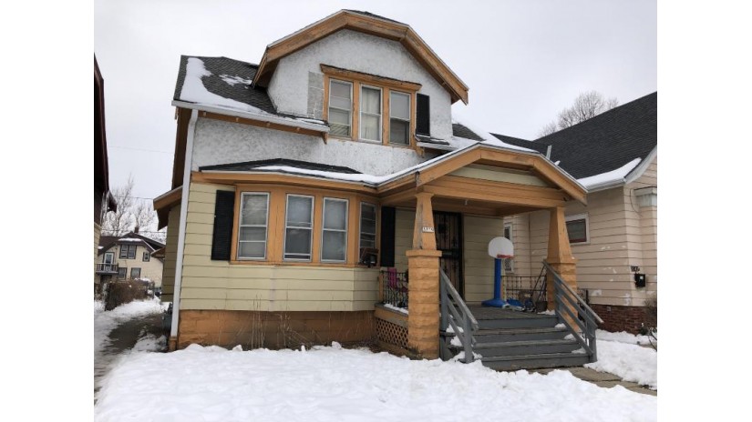 3739 N 17th St 39A Milwaukee, WI 53206 by RE/MAX Lakeside-North $59,900