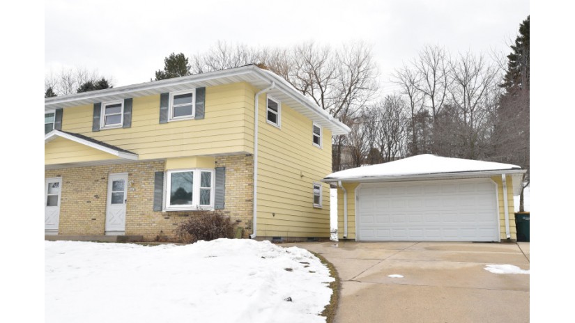 1681 Highland Dr Grafton, WI 53024 by Shorewest Realtors $159,900