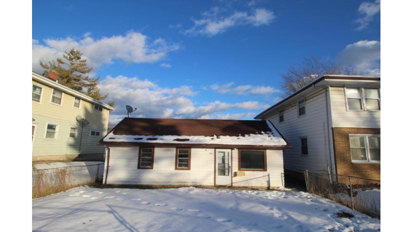 5950 N 70th St Milwaukee, WI 53218 by Welcome Home Milwaukee $54,900