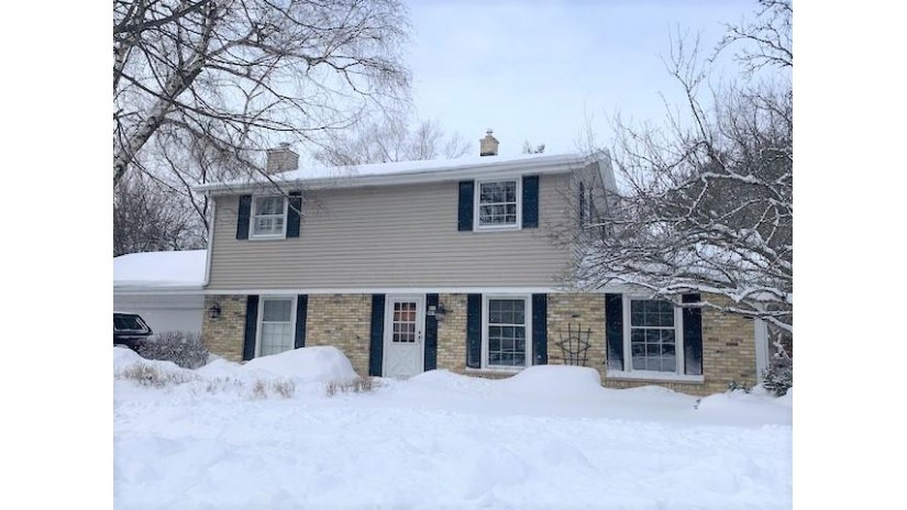 W60N923 Sheboygan Rd Cedarburg, WI 53012 by NON MLS $350,000