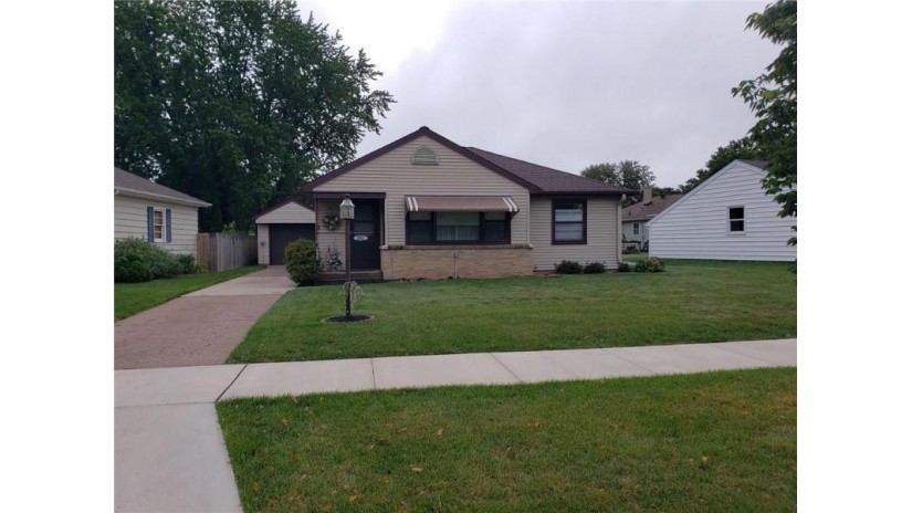 245 West Lexington Boulevard Eau Claire, WI 54701 by Re/Max Affiliates $169,899