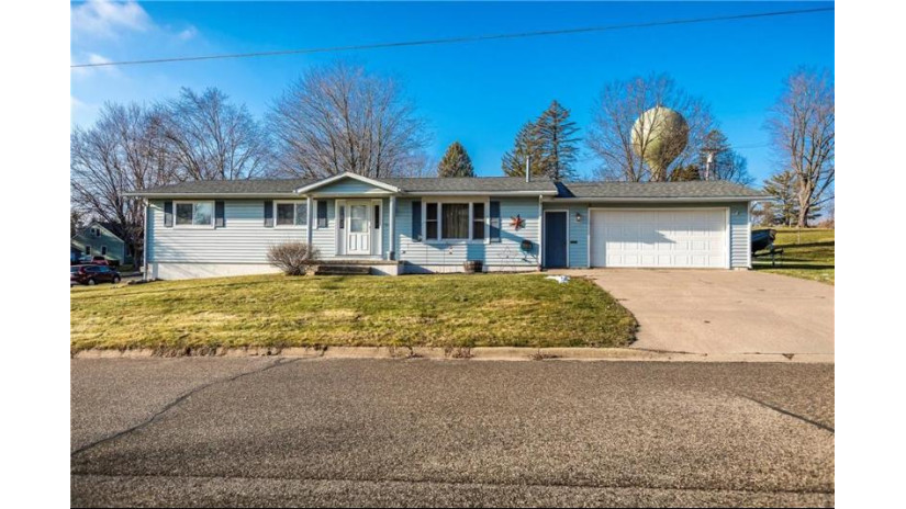 404 9th Street Black River Falls, WI 54615 by Cb River Valley Realty/Brf $189,900