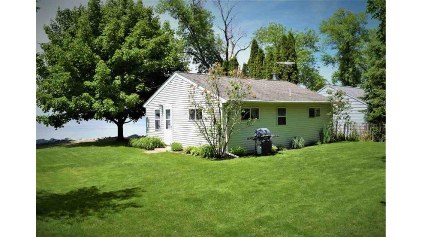 165 Sun N Surf Drive Union, WI 54217 by Express Realty LLC $225,000