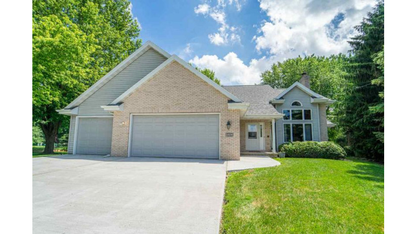 5106 I Ah Maytah Road Oshkosh, WI 54902 by Rieckmann Real Estate Group, Inc $435,000