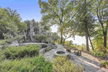 5277 Rockwood Point Drive, Green Bay, WI 54229-9449