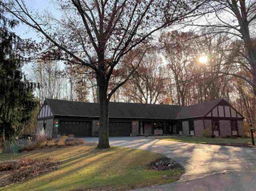 899 Pine Hill Drive, Hobart, WI 54155-9162