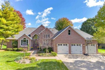 2566 S Huntington Way, Suamico, WI 54173