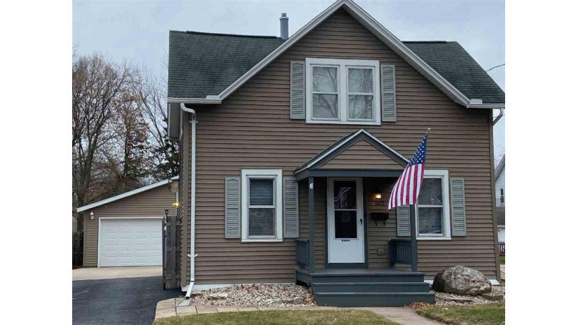 1025 W 8th Street Appleton, WI 54914 by Dewitt Londre Llc $154,900