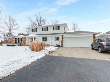 971 Sue Lane, Wrightstown, WI 54180