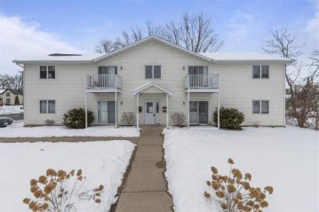 332 Avon Street, New London, WI 54961-1177