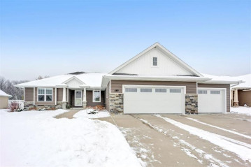 589 Pebblestone Circle, Hobart, WI 54155-9386