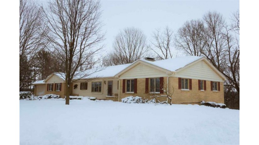 2428 Apache Ct Janesville, WI 53545 by Coldwell Banker The Realty Group $485,000