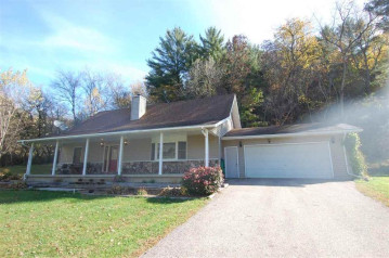 27984 Snow Valley Rd, Rockbridge, WI 53581