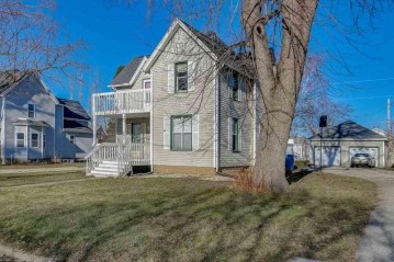 303 Reagles St, Arlington, WI 53911