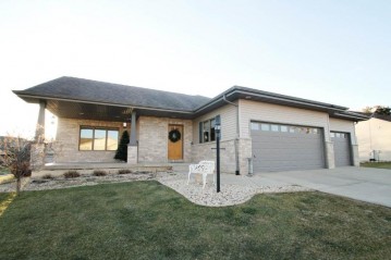 1005 21st St, Prairie Du Sac, WI 53578-1067