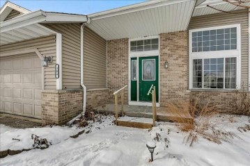 304 Ridgeview Ln, Columbus, WI 53925