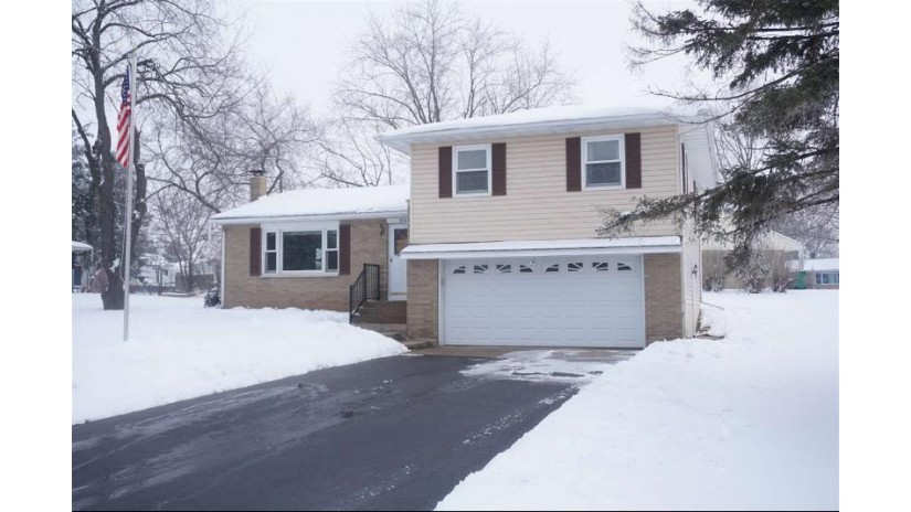 836 E Holiday Dr Beloit, WI 53511 by Century 21 Affiliated $178,900