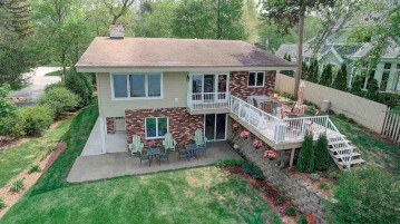 331 S Ferry Dr, Lake Mills, WI 53551