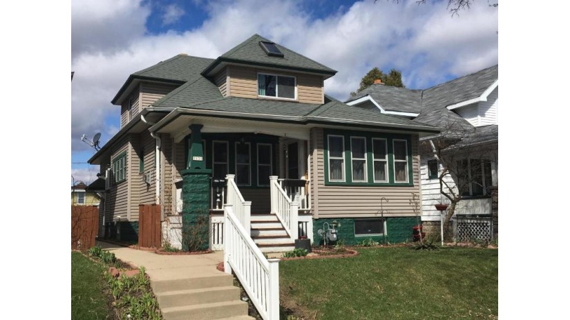3131 S 18th St Milwaukee, WI 53215 by The Schoenleber Group, LLC $219,900