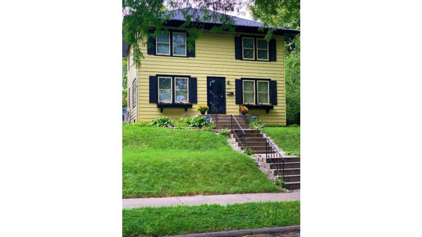 3353 N 45th St Milwaukee, WI 53216 by Acquire Realty LLC $147,000