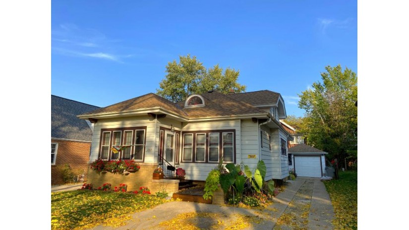 2960 N 56th St Milwaukee, WI 53210 by RE/MAX Xpress $130,000