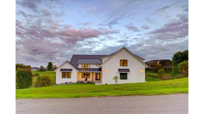 N3230 Holmgren Dr Barre, WI 54601 by Gerrard-Hoeschler, REALTORS $749,900