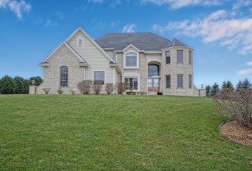 W273N6177 Basham Ln, Merton, WI 53089-0000