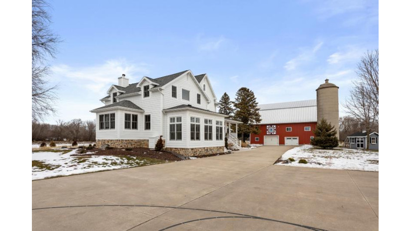 6286 County Road A Vinland, WI 54956 by Buyers Vantage $1,250,000