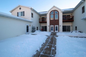 1608 Commonwealth Dr 5, Fort Atkinson, WI 53538