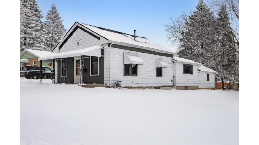 607 S 2nd St Delavan, WI 53115 by @properties $139,900