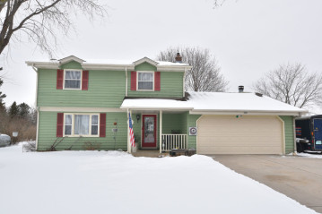 130 Orchard Knoll Dr, Trenton, WI 53095-9530