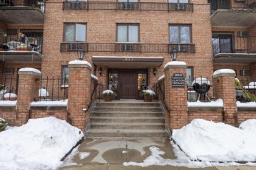 303 E Henry Clay St 103, Whitefish Bay, WI 53217