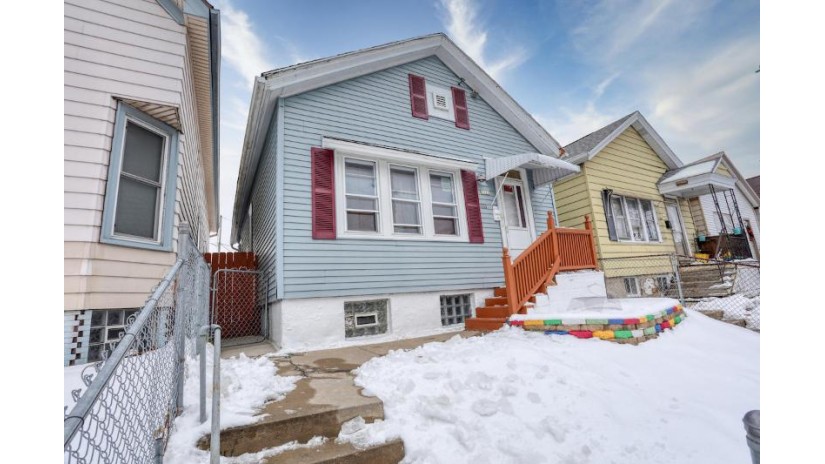 1111 S 11th St Milwaukee, WI 53204 by reThought Real Estate $89,500