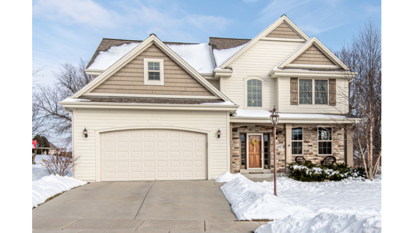 1683 Deer Trl Waukesha, WI 53189 by Shorewest Realtors $450,000