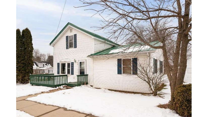 606 N East Ave Viroqua, WI 54665 by New Directions Real Estate $154,900