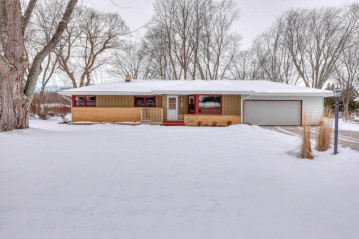 8563 N 62nd St, Brown Deer, WI 53223