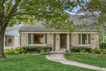 2046 N Menomonee River Pkwy, Wauwatosa, WI 53226